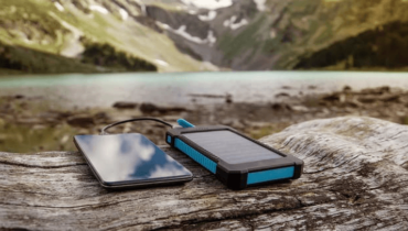 best-solar-power-bank-for-camping